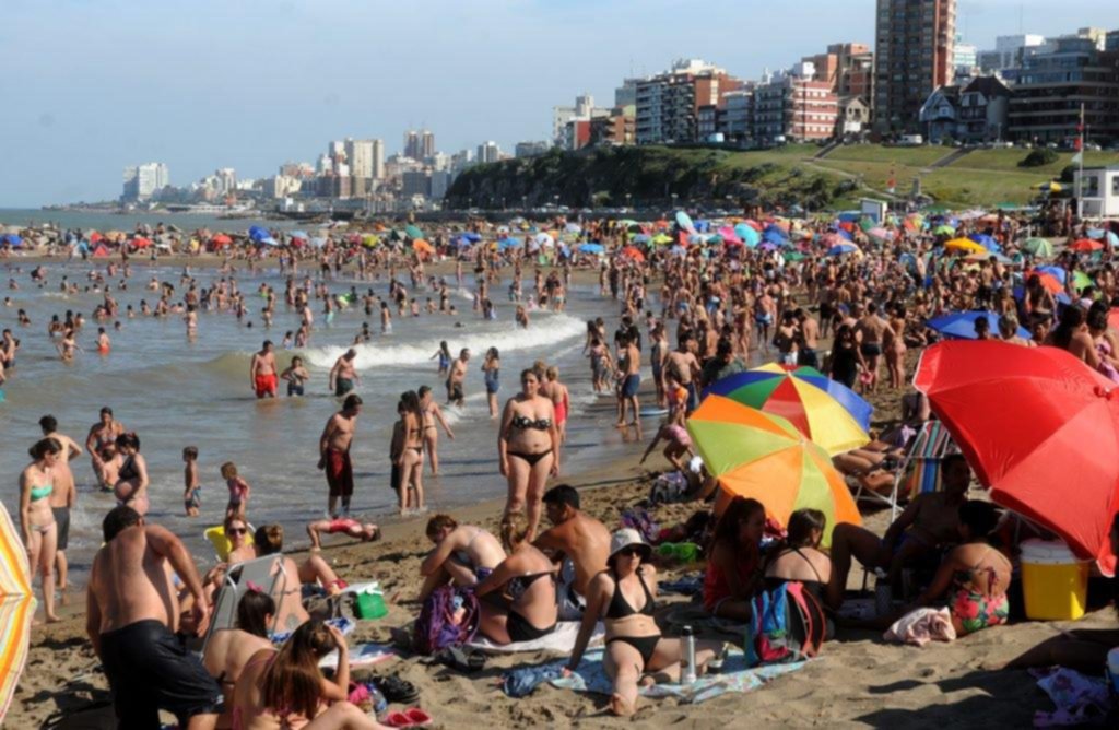 La temporada arrancó en la Costa Atlántica con una jornada para disfrutar de la playa