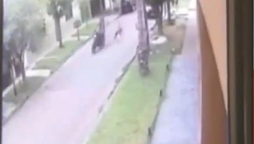 Motochorros que escapaban de un robo atropellaron a un nene de 5 años