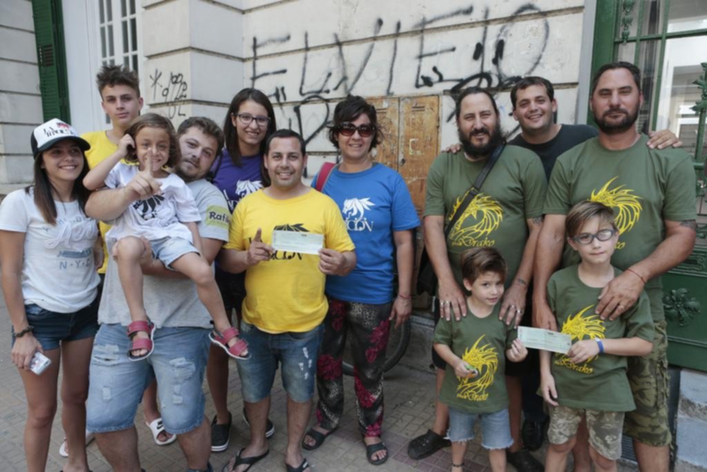 Los ganadores del concurso de los muñecos de la 99.1 ya recibieron su premio