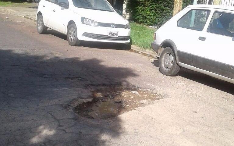 El pavimento de calle 74 entre 1 y 2, a la miseria
