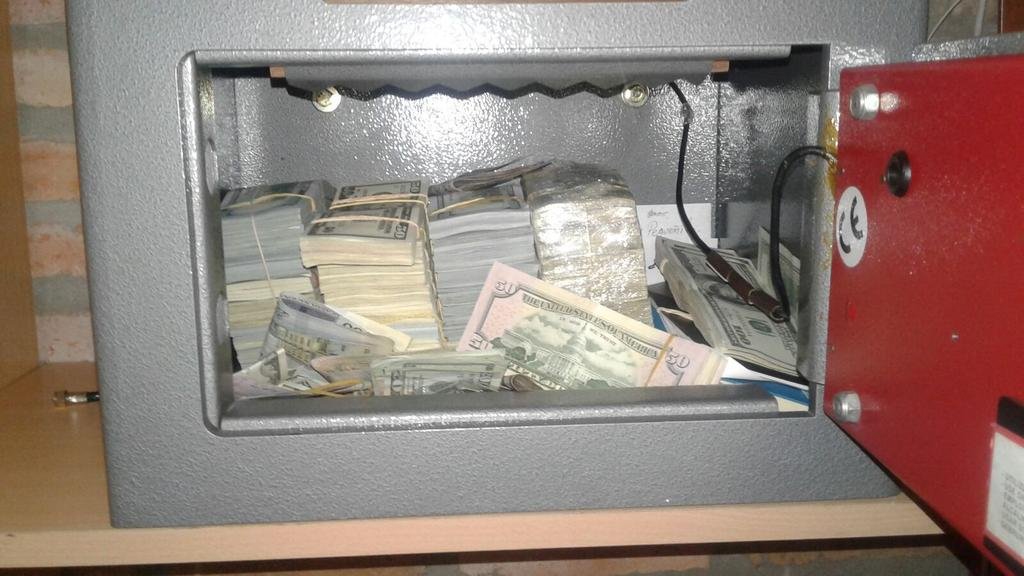 Una caja fuerte con unos U$S 500.000