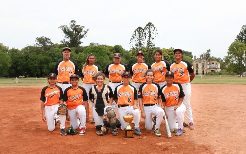 Beisbolistas campeonas invictas en el 1° Torneo oficial de Argentina