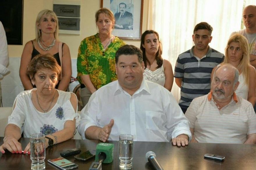 Nedela no depositó los sueldos y dijo que dejará de pagar las licencias gremiales