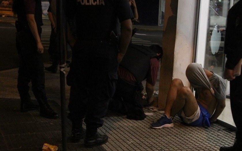 Detuvieron a cuatro delincuentes tras persecución y tiroteo en la avenida General Paz