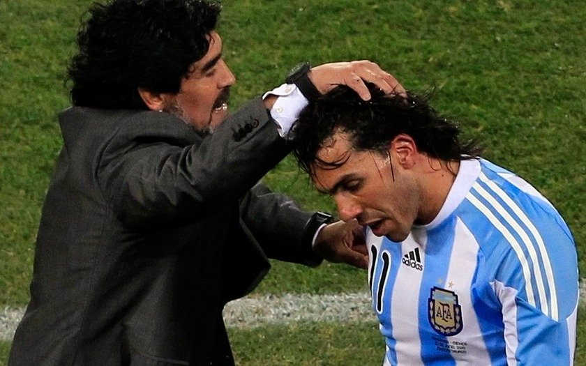 Maradona festejó la vuelta del Apache a Boca: "Tévez no traiciona"