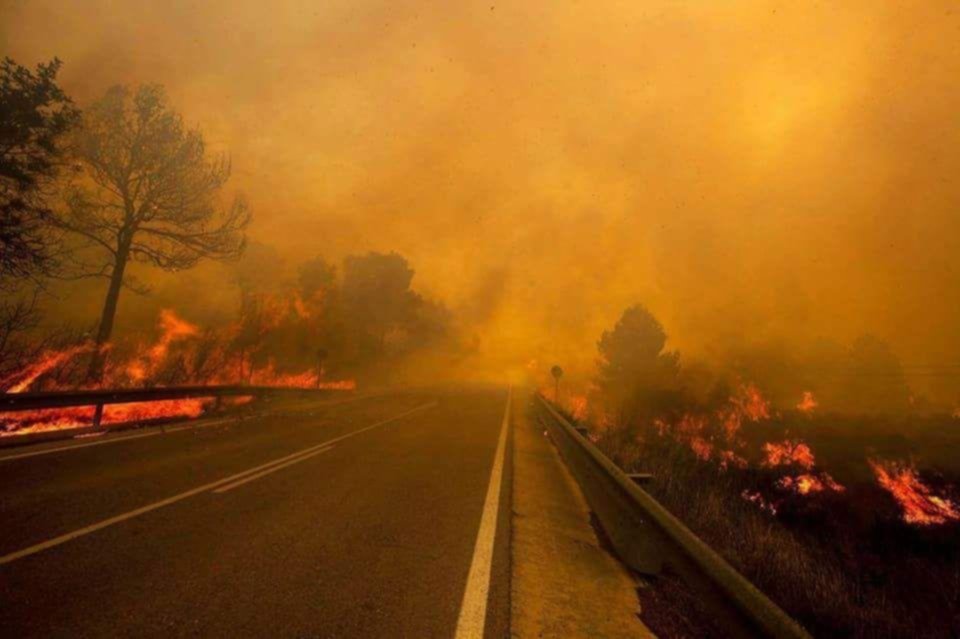 El fuego aún no cede en Mendoza pero creen que “lo peor ya pasó”