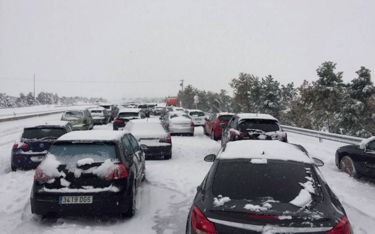 La ola polar llegó a España y hubo cientos de automovilistas varados