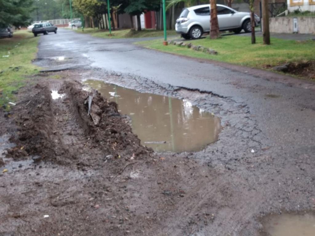 Fuertes pedidos por una calle intransitable en Gonnet