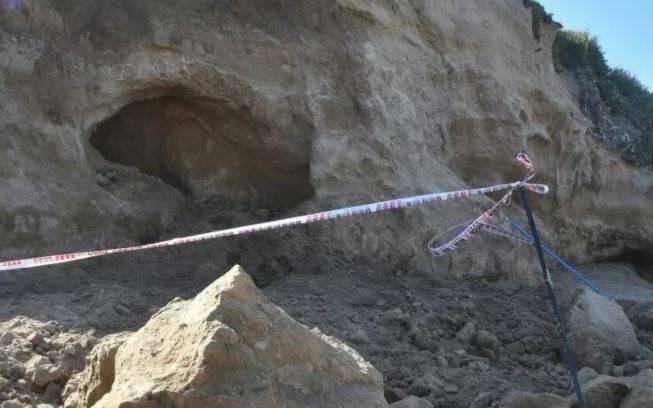 Mañana practicarán la autopsia a la pequeña que falleció por el derrumbe de un acantilado