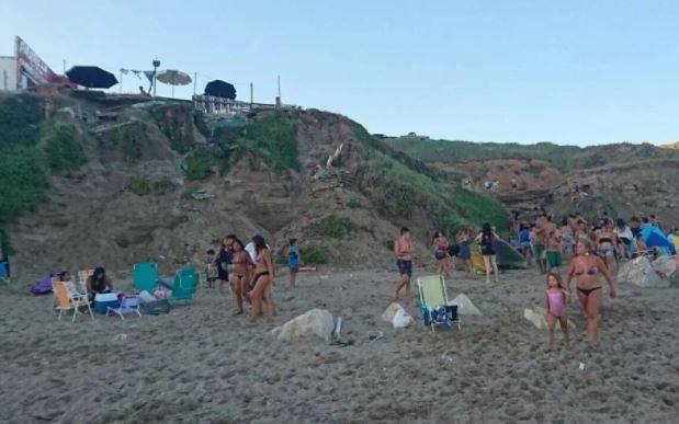 En 2017, una nena también quedó sepultada por un barranco en Mar del Plata