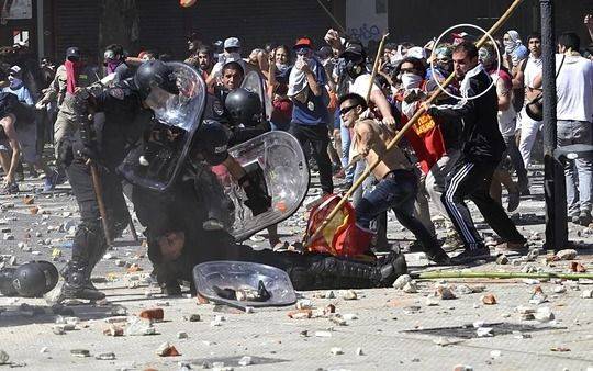 Se entregó un militante que participó en los incidentes frente al Congreso