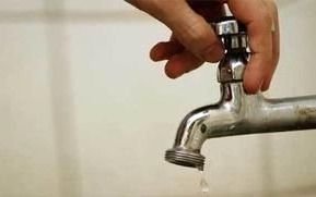 Aysa anunció baja presión o falta de agua en Quilmes