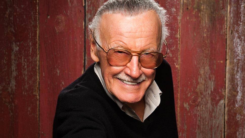 Versiones cruzadas: Stan Lee, de 95 años, acusado de manosear a sus enfermeras