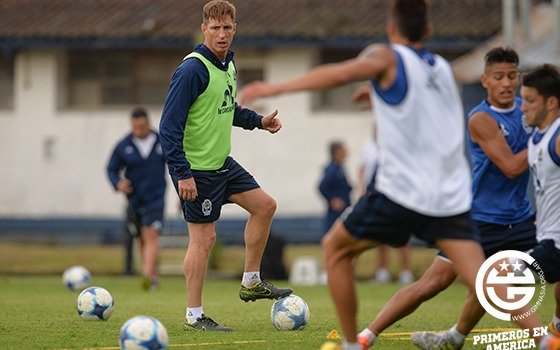 Sava perfila el equipo, con Niell como titular
