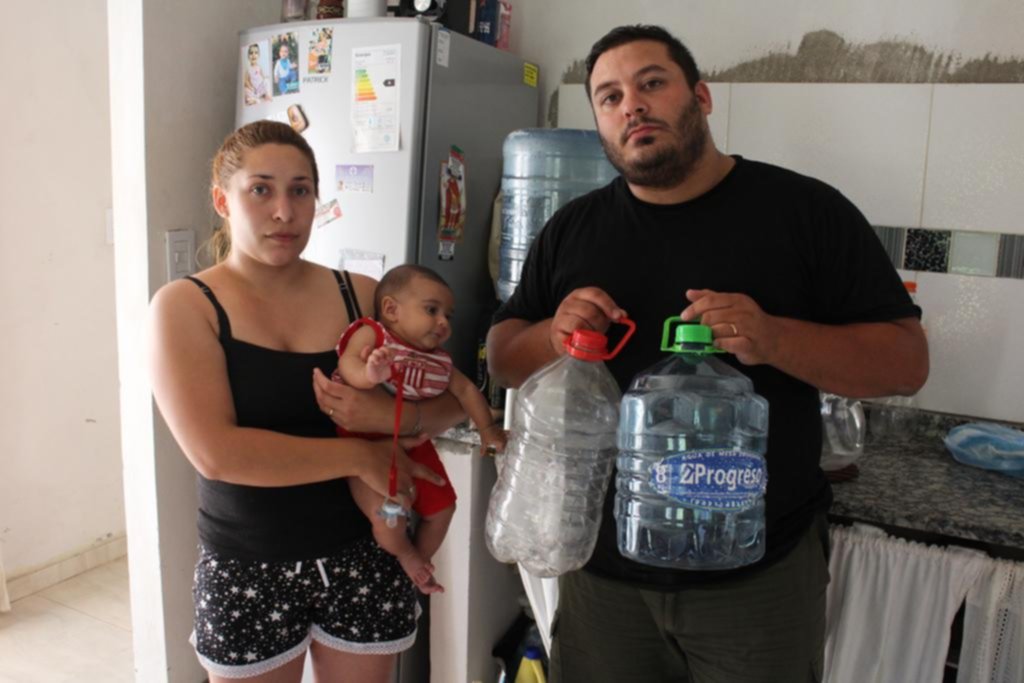 “Llevamos tres semanas sin una gota; nos bañamos a baldes”