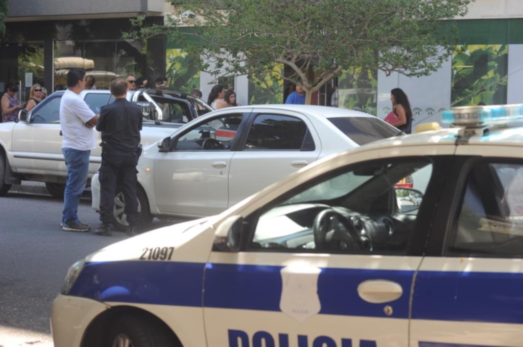 En un golpe comando, le roban un bolso con plata al empleado de una conocida casa de cambio