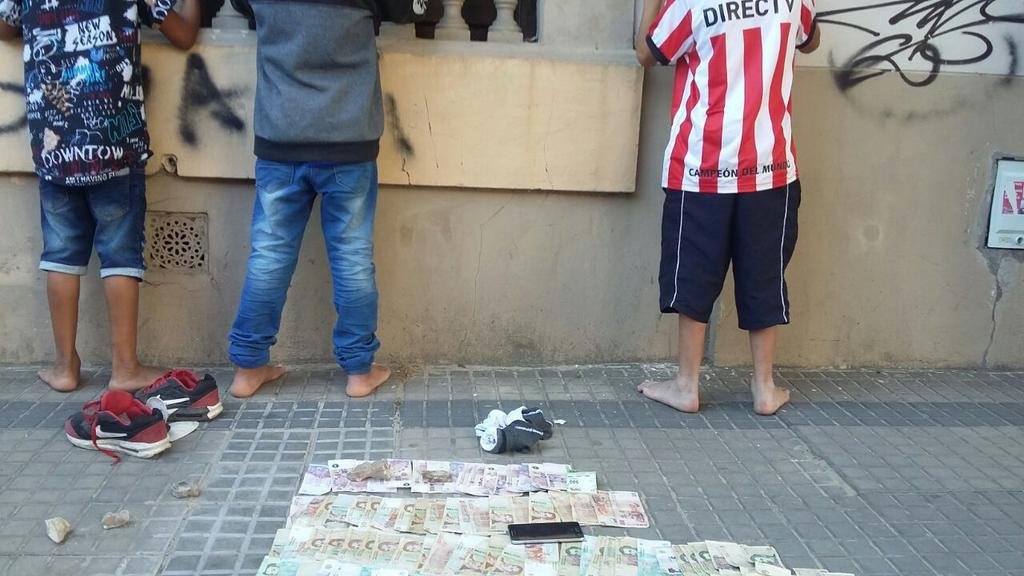 La banda de los nenes sigue atacando a los negocios del Centro y demoraron a tres