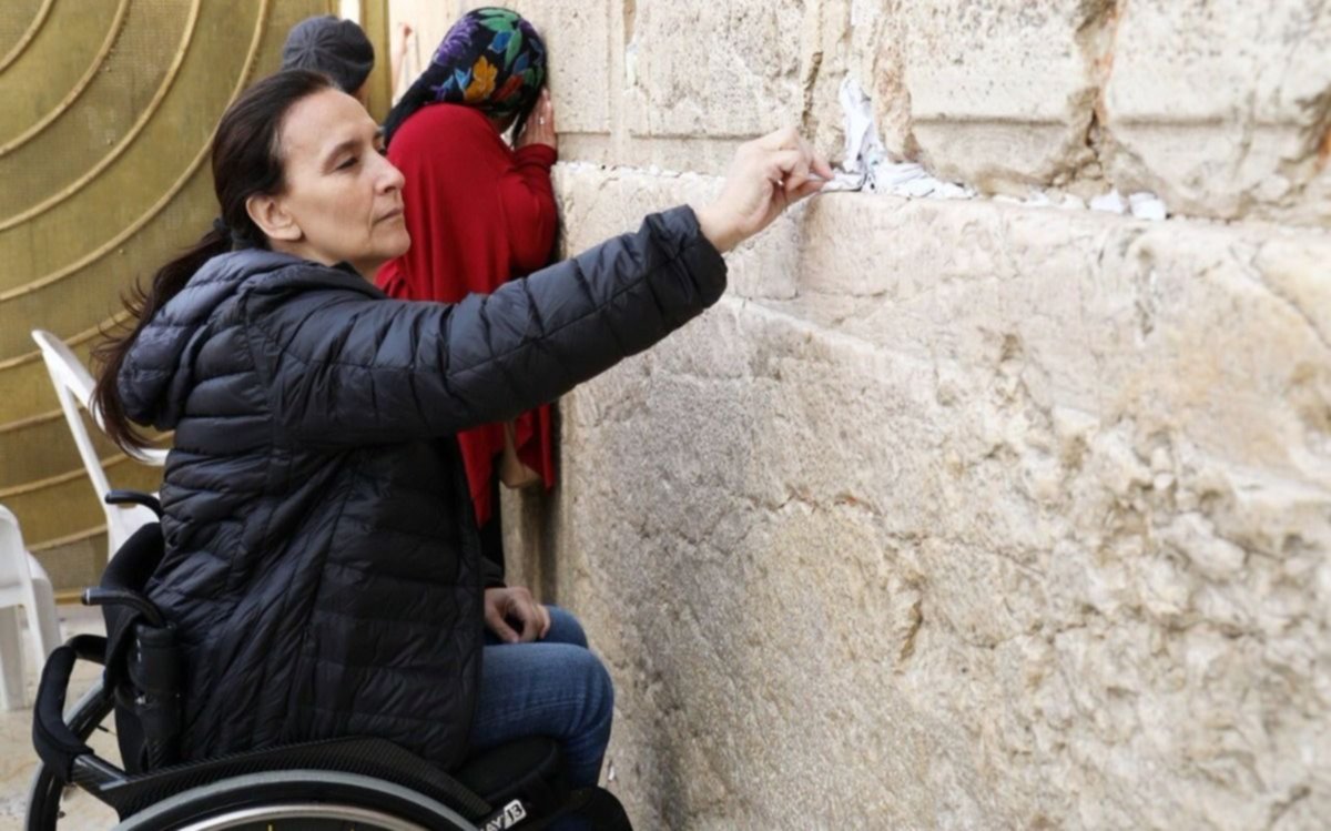Michetti visitó el Muro de los Lamentos en la Ciudad Vieja de Jerusalén