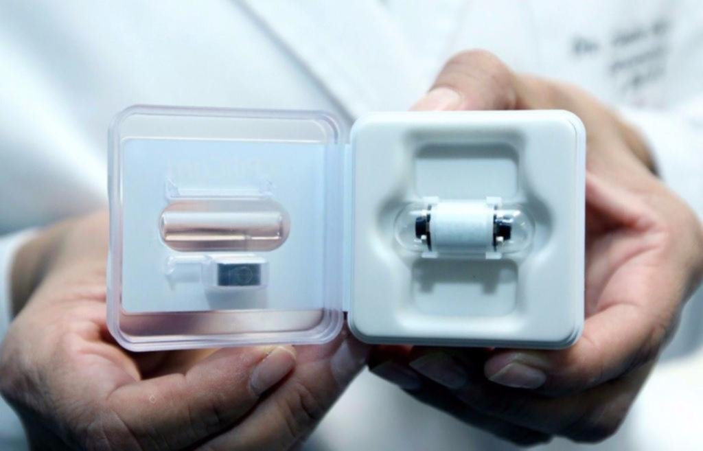 Una cápsula que viaja por el intestino y envía datos al celular fue probada en humanos