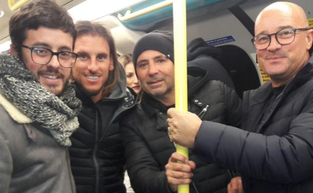Sampaoli se mostró en el subte de Londres