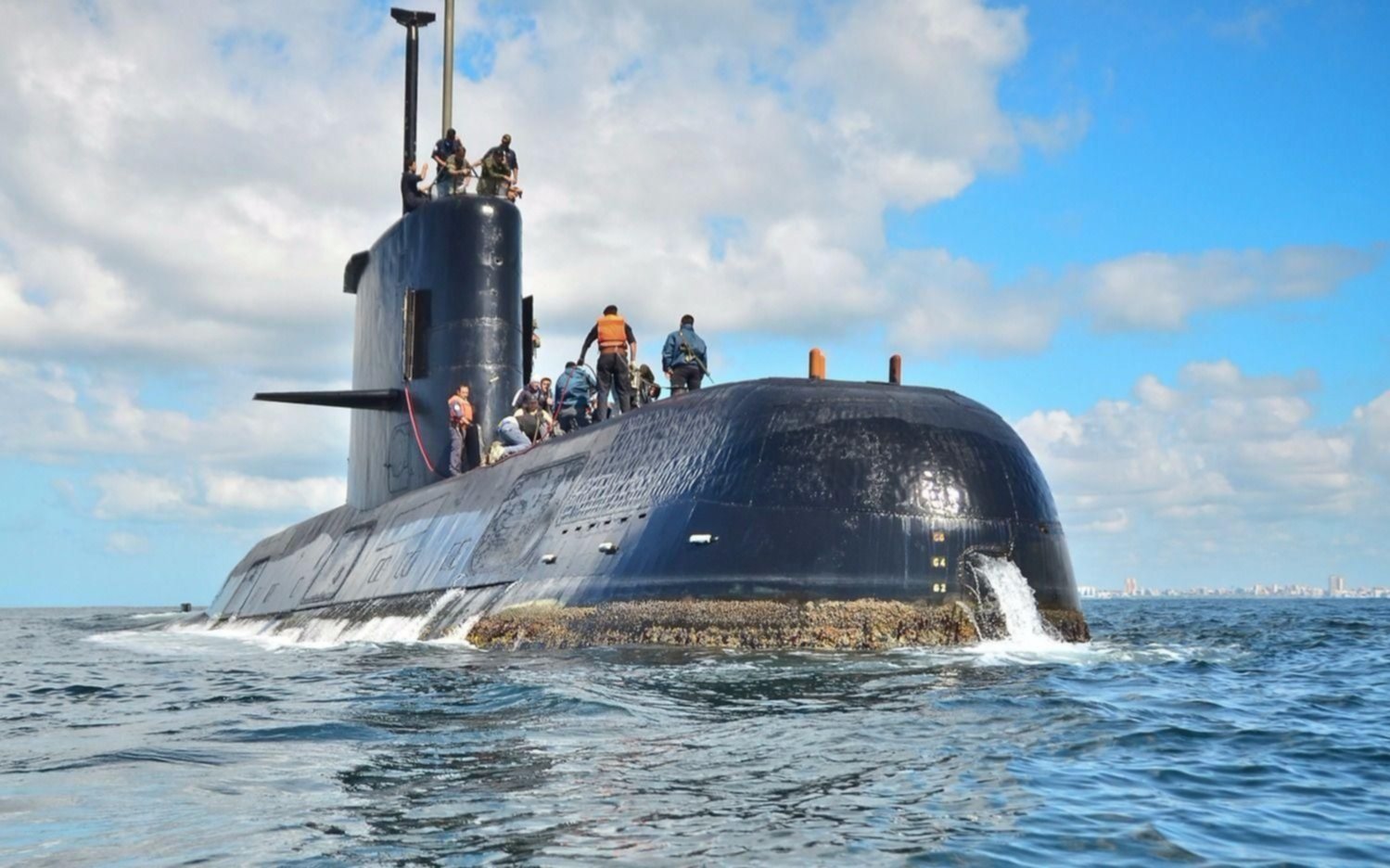 La Armada informó que el buque ruso Yantar y la corbeta Spiro siguen en la búsqueda del submarino