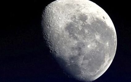 La NASA informó que descubrió una red de túneles subterráneos en la luna