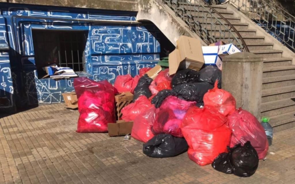 Denuncian el arrojo de residuos patogénicos fuera del Hospital San Martín