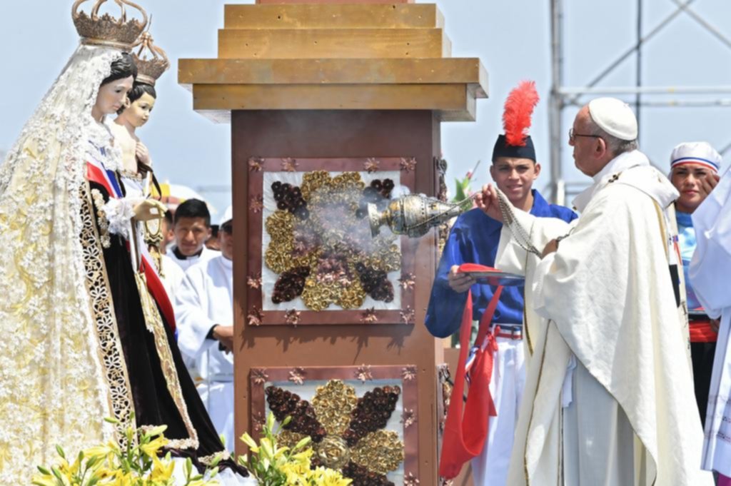 El Papa defendió al obispo acusado de encubrir abusos: “Son calumnias”