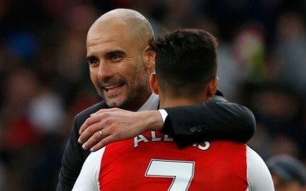 Guardiola felicitó a Alexis Sánchez por su inminente pase al United