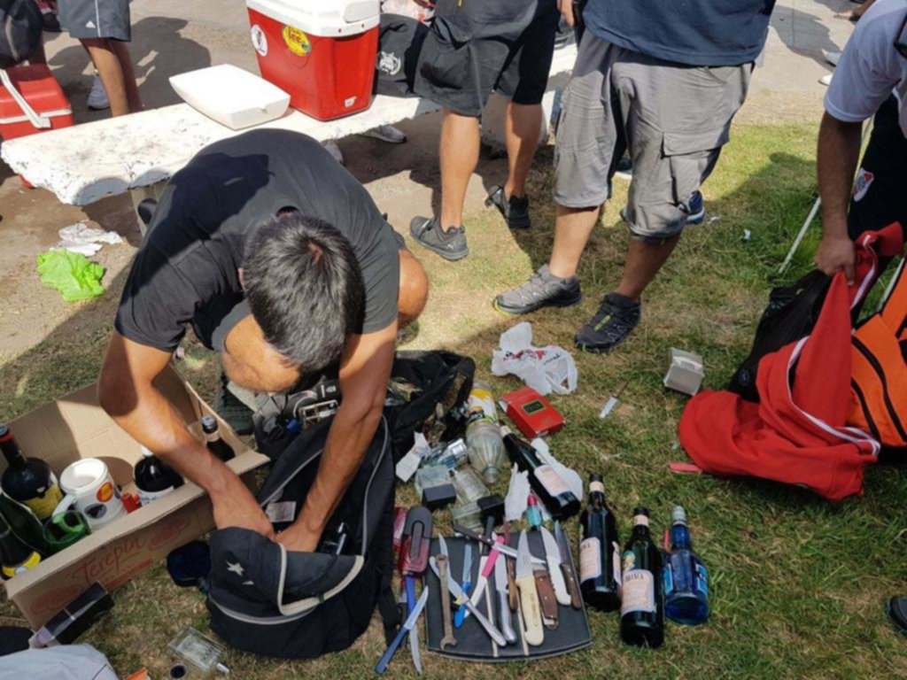 Descubrieron drogas, alcohol y armas en un control efectuado en Punta Mogotes