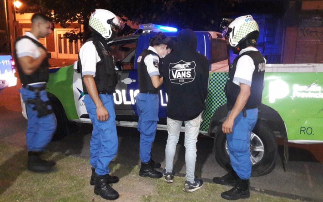 Tres menores aprehendidos por intento de robo en Plaza Malvinas