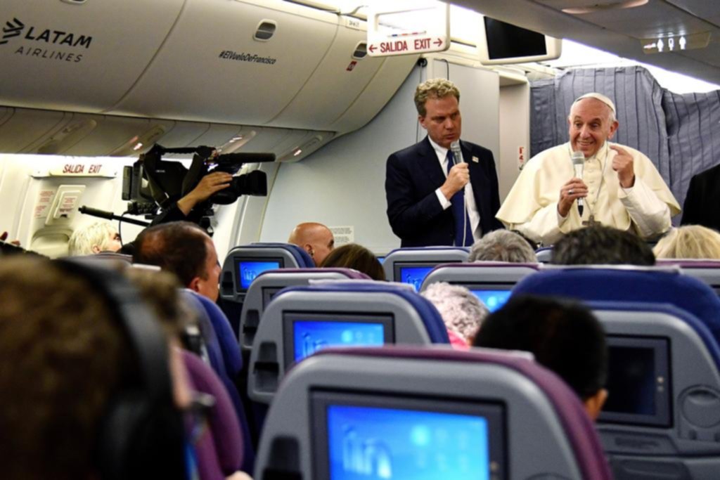 El Papa pidió disculpas a las víctimas de pedofilia si las ofendió al pedirles “pruebas”