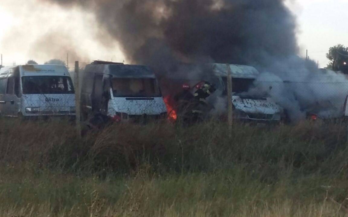 Menores incendiaron dos camionetas de ARBA en 10 y 90