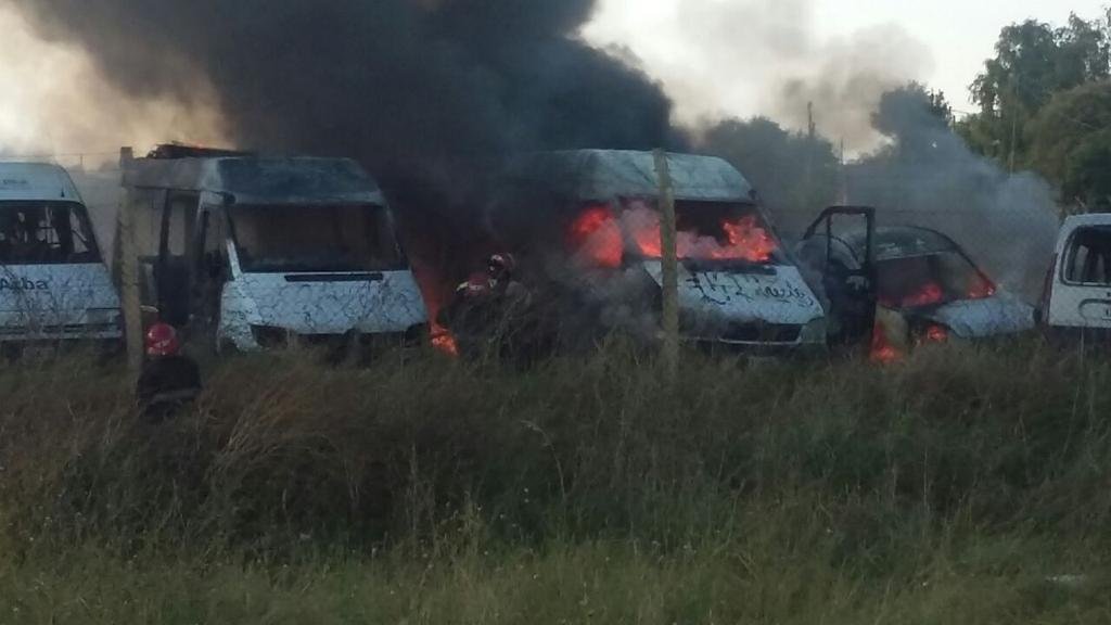 Ardieron camionetas de Arba y sospechan que fue intencional