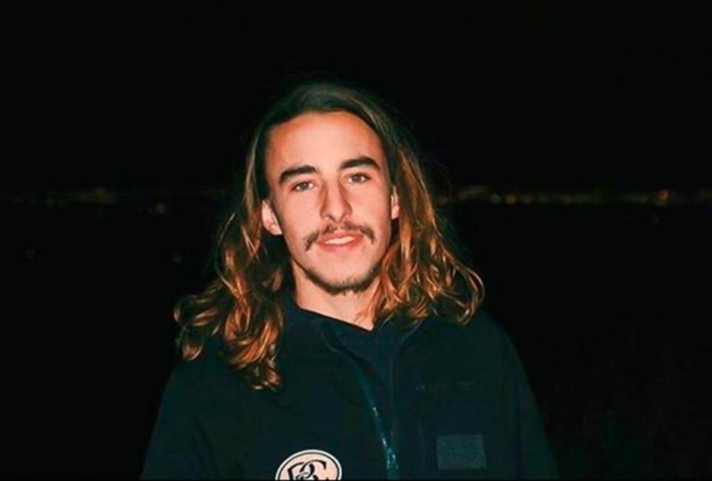 Mejora el joven argentino que fue golpeado por otro en Punta del Este