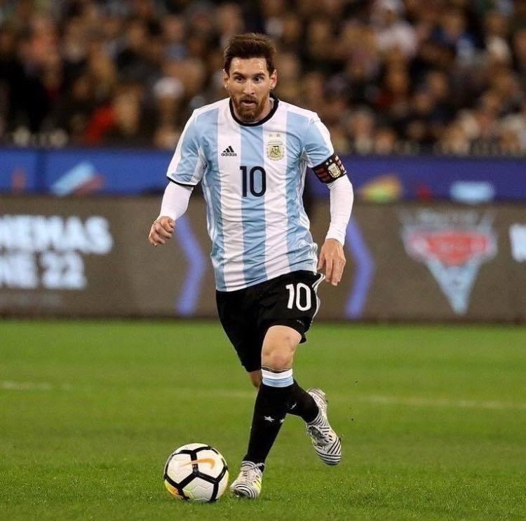 “Messi es más que Maradona”, contestó Mauricio Macri sin gambetear la pregunta