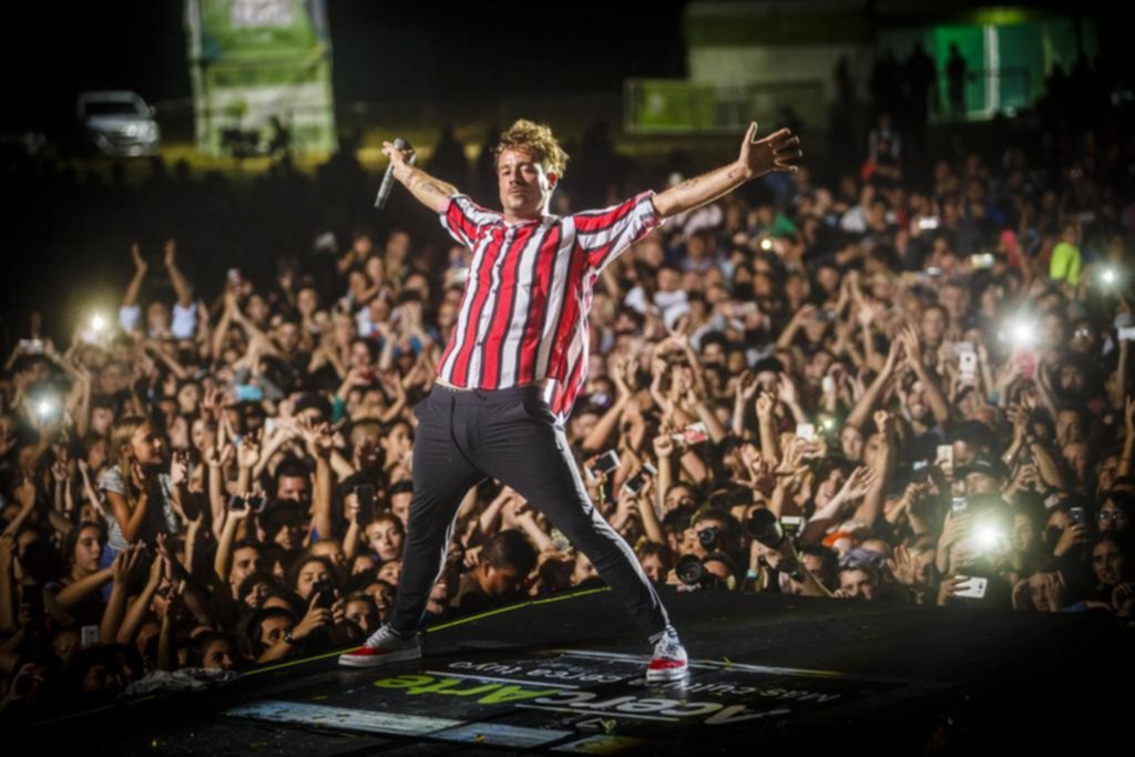 Volvió: desafinado pero ovacionado, Chano regresó a los escenarios y debutó como solista