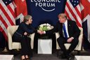 Con su discurso proteccionista de “EE UU primero”, Trump desembarcó en Davos