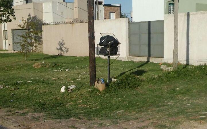 Que alguien vaya a retirar la basura a 508 entre 4 y 5