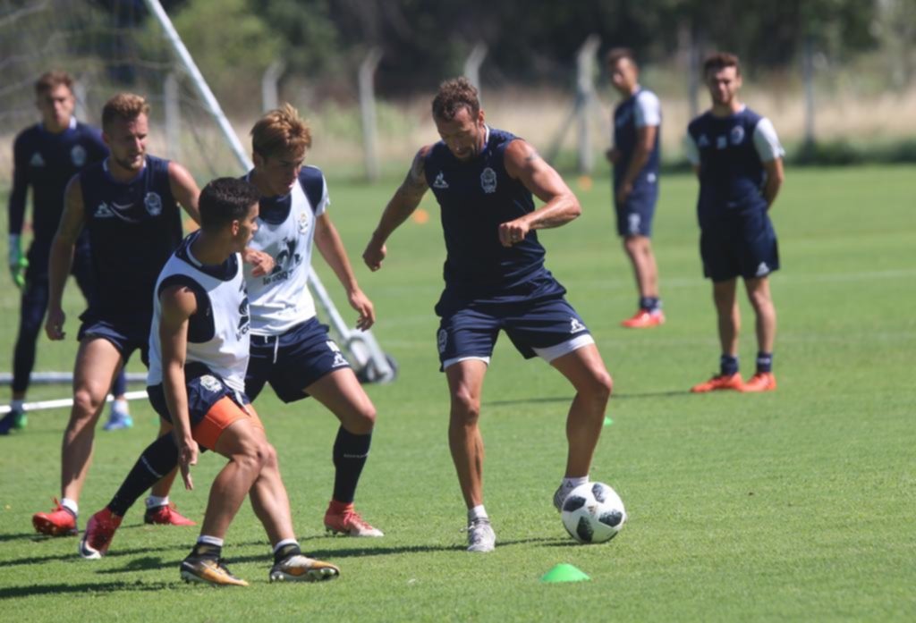 Gimnasia ensayó con el mismo equipo de cara al debut del lunes ante Central