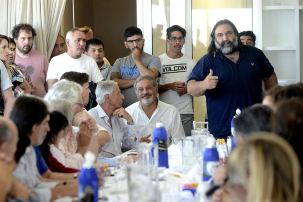 Contactos políticos de los gremios en busca de frenar una eventual reforma