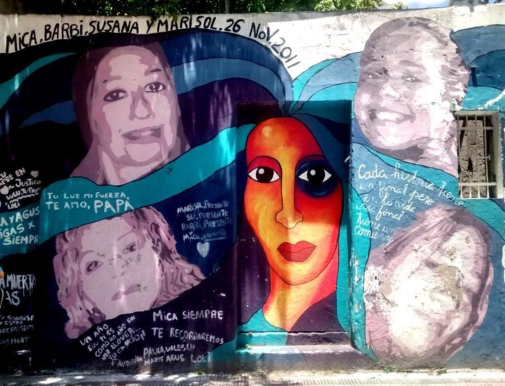 Taparon un mural que recordaba al cuádruple crimen y estalló la indignación