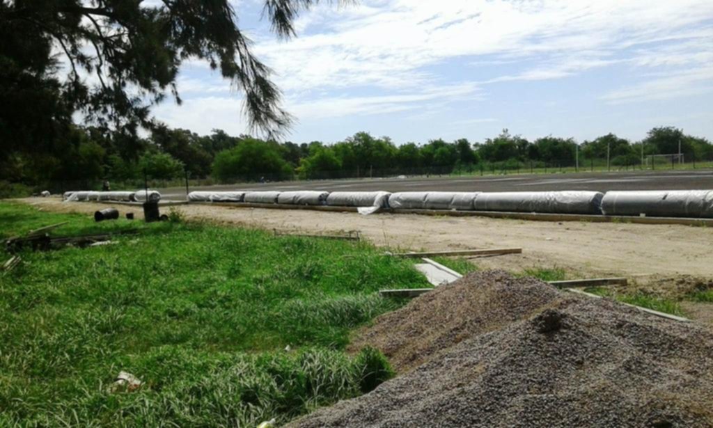 Toma forma el campo de sintético de Estancia Chica