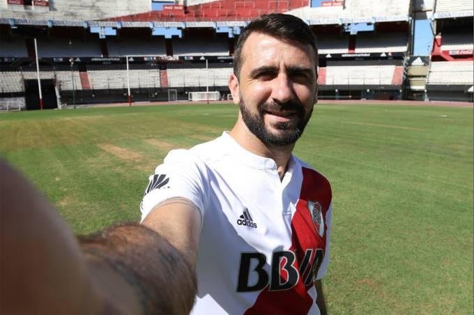 Lucas Pratto irá desde el banco