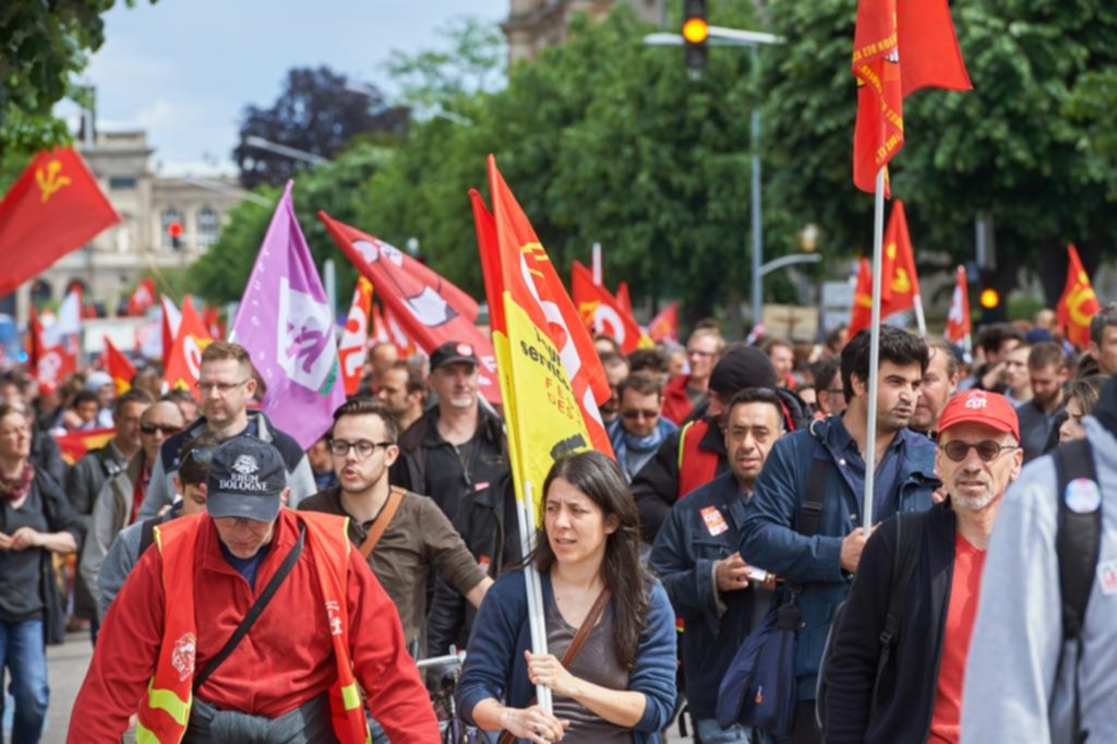 El gradualismo se mantiene en una economía indexada y con una solapada guerra con gremialistas