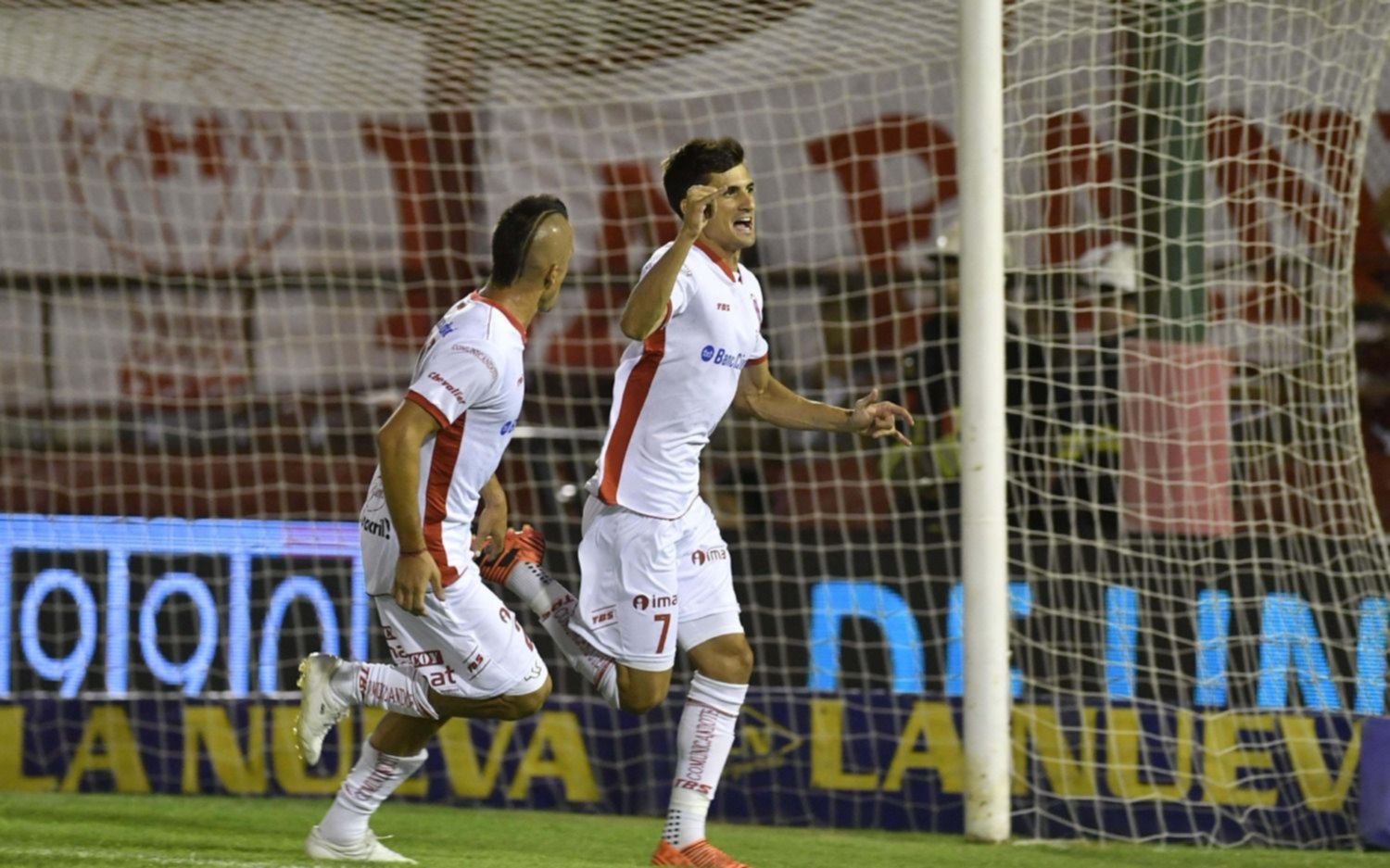 Tras la amenaza de bomba en el Ducó, Huracán derrotó a River