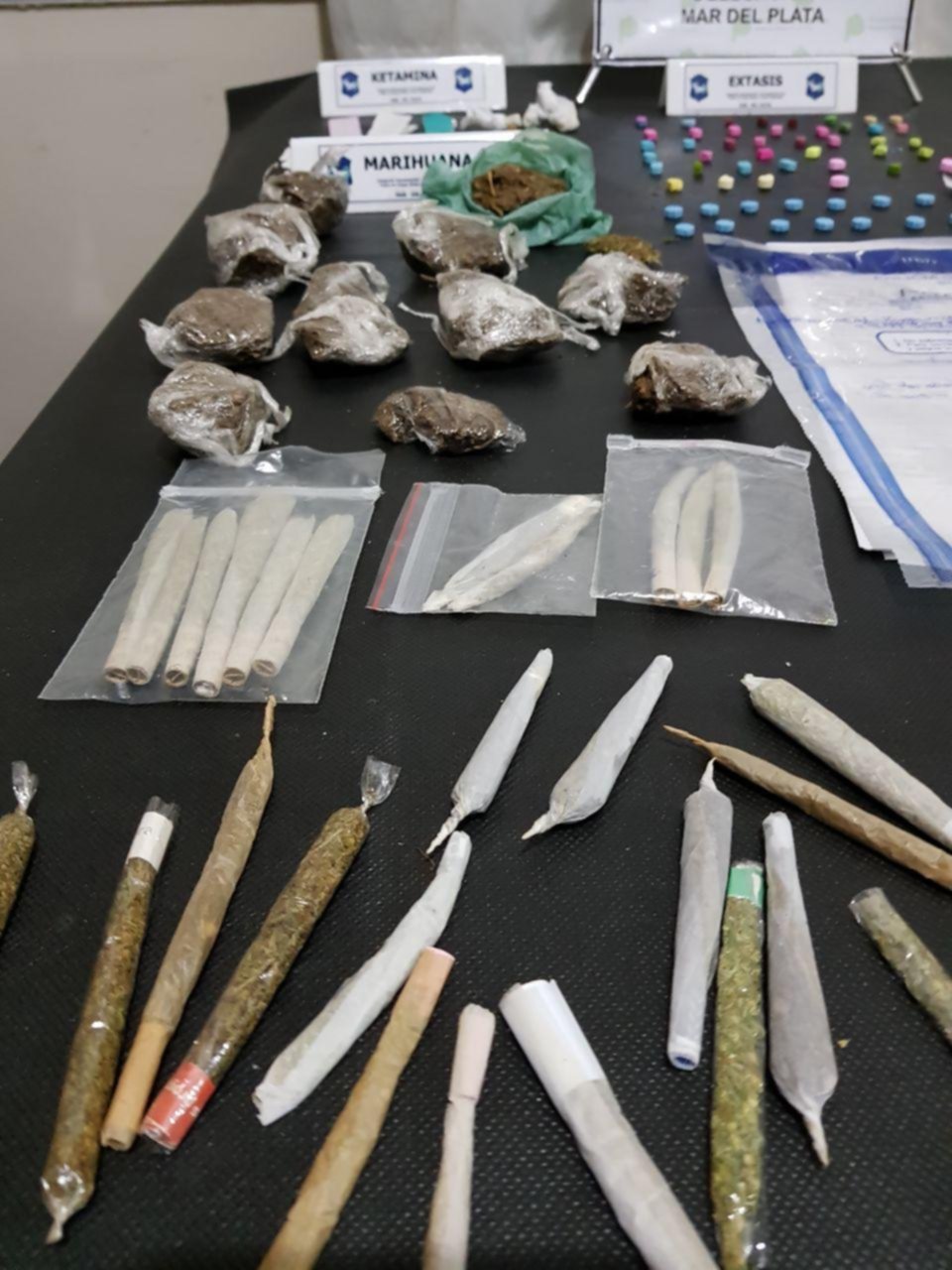 Cuatro detenidos, acusados de formar una banda que vendía drogas en la Costa