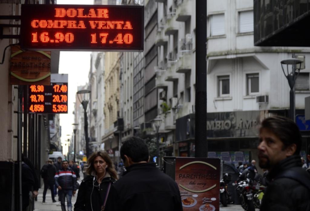 La disparada del dólar impacta en precios y en préstamos hipotecarios