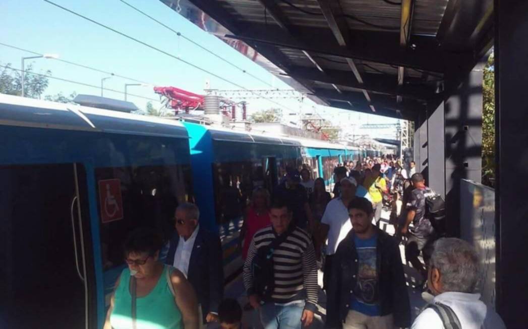 Se normalizó el servicio en el tren Roca en La Plata