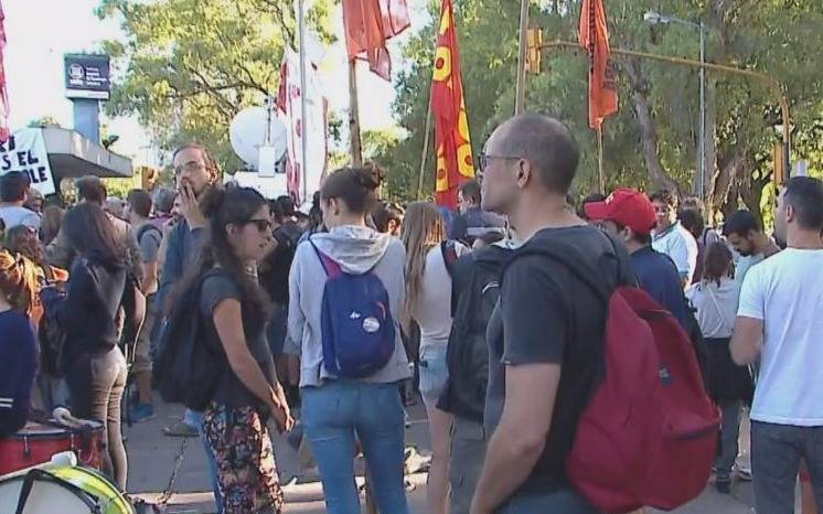 Trabajadores del INTI cortaban la General Paz y denunciaban 250 despidos
